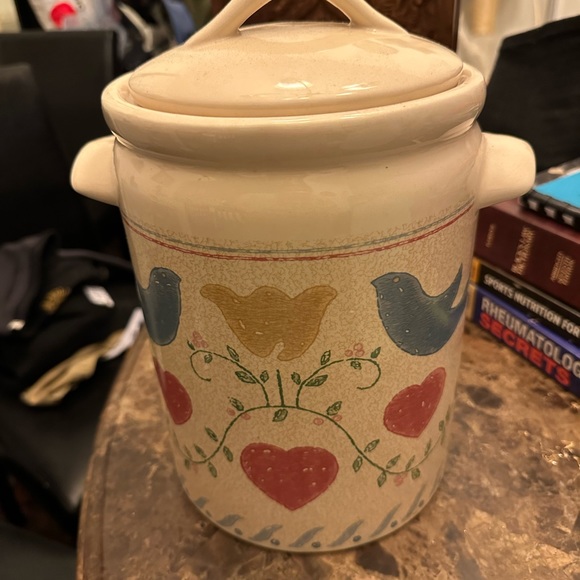 Extra large off white country cookie jar - Picture 2 of 3